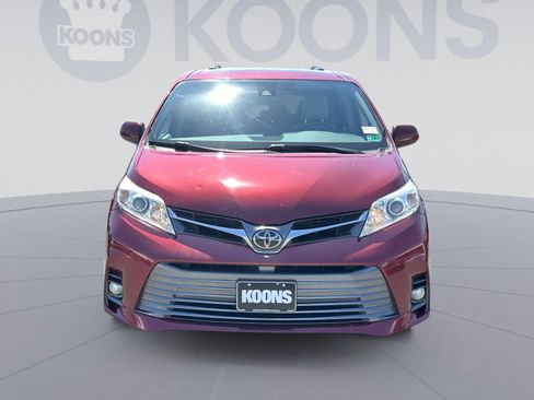 Used 2018 Toyota Sienna XLE w/ XLE Navigation Package FWD image 19