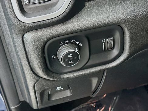 Certified 2022 RAM 1500 Big Horn AWD/4WD image 17