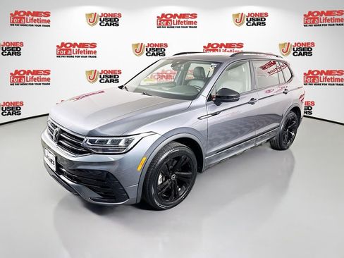 Used 2024 Volkswagen Tiguan SE R-Line FWD image 13