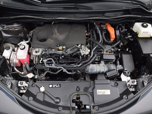 Used 2022 Toyota Sienna XLE image 9