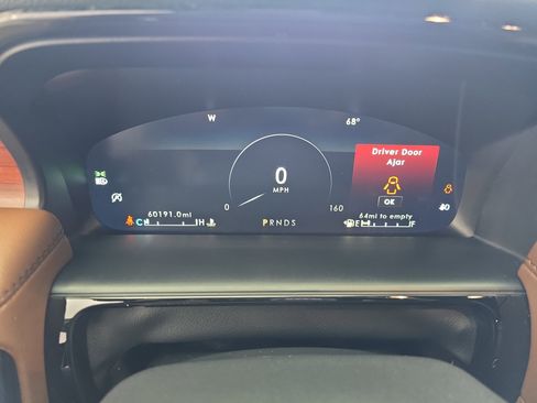 Used 2023 Lincoln Nautilus Reserve image 19