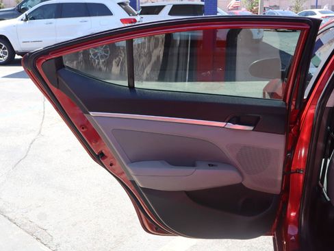 Used 2019 Hyundai Elantra SEL FWD image 15