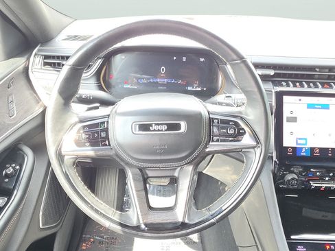 Used 2024 Jeep Grand Cherokee L Overland w/ Advanced Protech Group III AWD/4WD image 10
