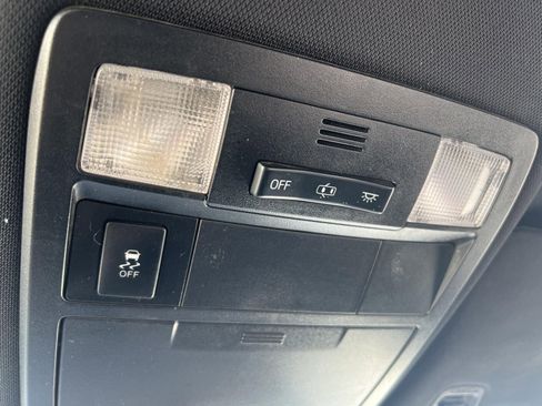 Used 2016 Toyota Tacoma TRD Sport image 21