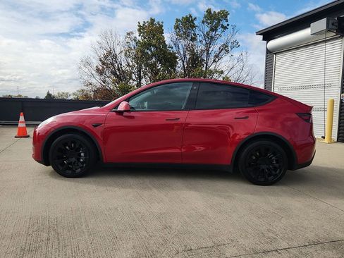 Used 2021 Tesla Model Y Long Range image 2