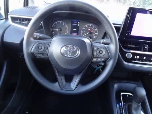 Used 2025 Toyota Corolla LE image 13