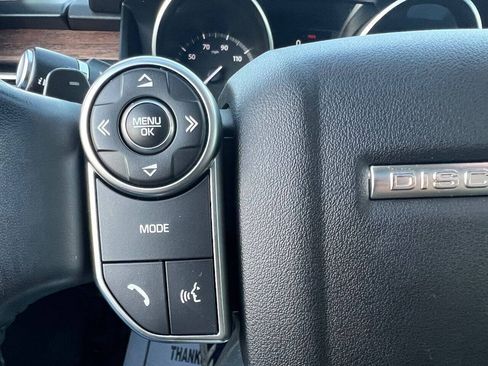 Used 2017 Land Rover Discovery HSE AWD/4WD image 38
