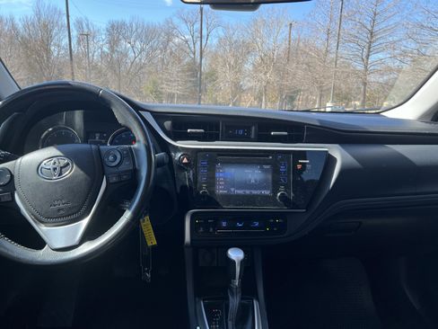 Used 2017 Toyota Corolla SE image 26