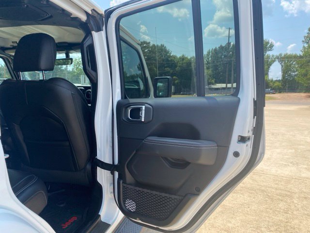 Used 2023 Jeep Wrangler Unlimited Sahara w/ Cold Weather Group AWD/4WD image 14