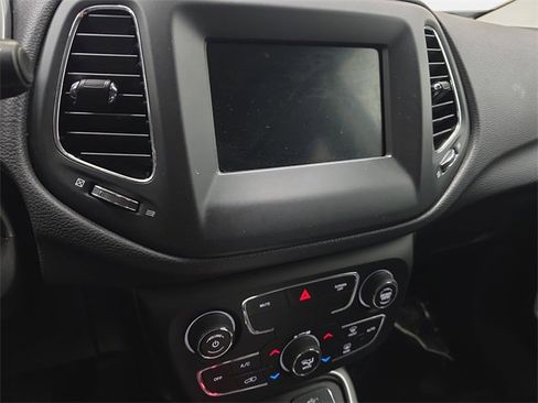 Used 2020 Jeep Compass Latitude image 20