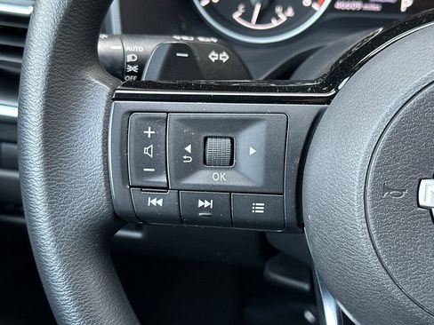 Used 2023 Nissan Rogue SV image 27