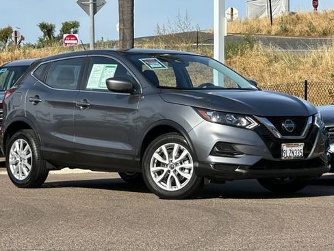 Used 2021 Nissan Rogue Sport S image 3