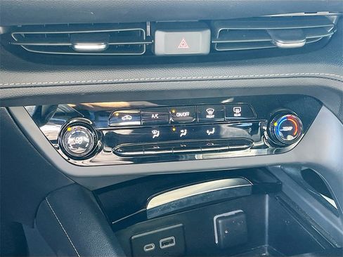 Used 2023 Buick Envision Preferred w/ Sport Touring Package image 17