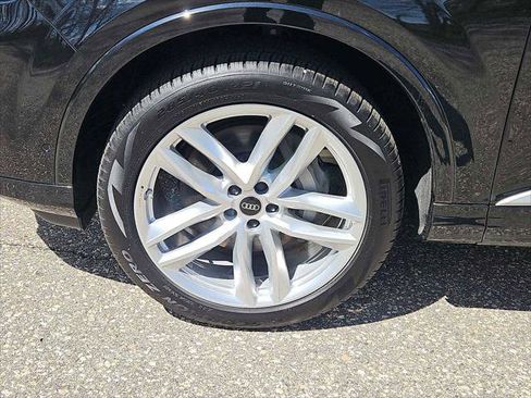 Certified 2025 Audi Q7 3.0T Premium Plus AWD/4WD image 2