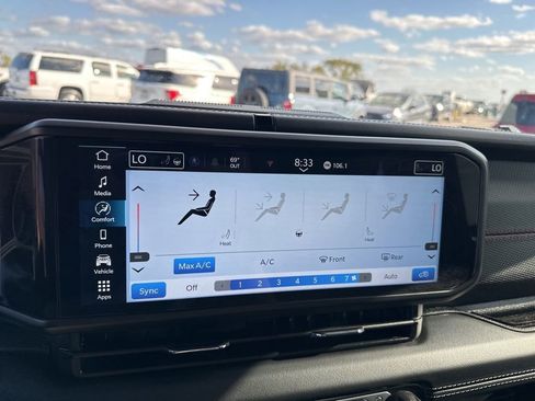 Used 2024 Jeep Wrangler Rubicon w/ Convenience Group image 25