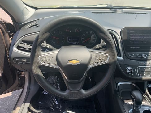 Used 2023 Chevrolet Malibu LT FWD image 18