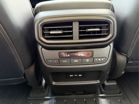 New 2025 Honda Pilot Touring image 34