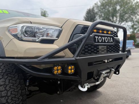 Used 2018 Toyota Tacoma TRD Off-Road w/ Technology Package AWD/4WD image 20