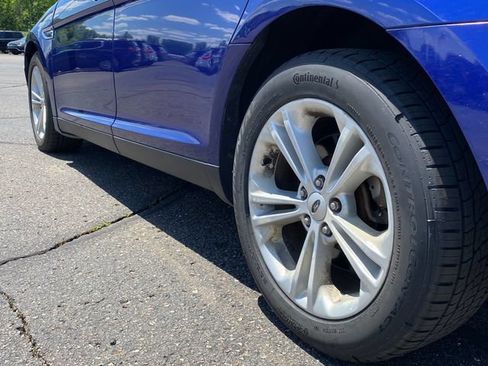 Used 2015 Ford Taurus SEL w/ Equipment Group 201A FWD image 15