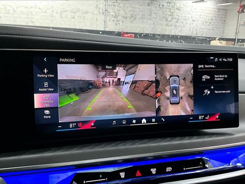 Used 2025 BMW 760i xDrive image 23