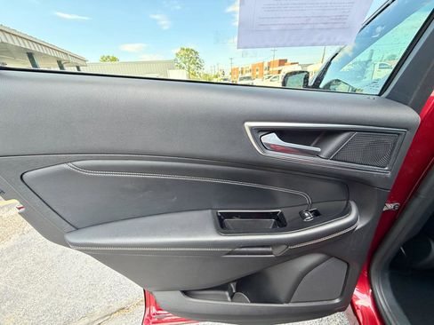 Used 2019 Ford Edge Titanium FWD image 13