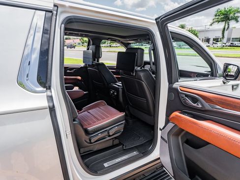 Used 2024 GMC Yukon XL Denali Ultimate AWD/4WD image 40