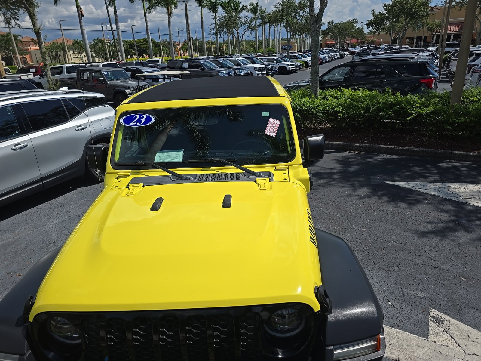 Used 2023 Jeep Wrangler Unlimited w/ Sun & Screen Package AWD/4WD image 5
