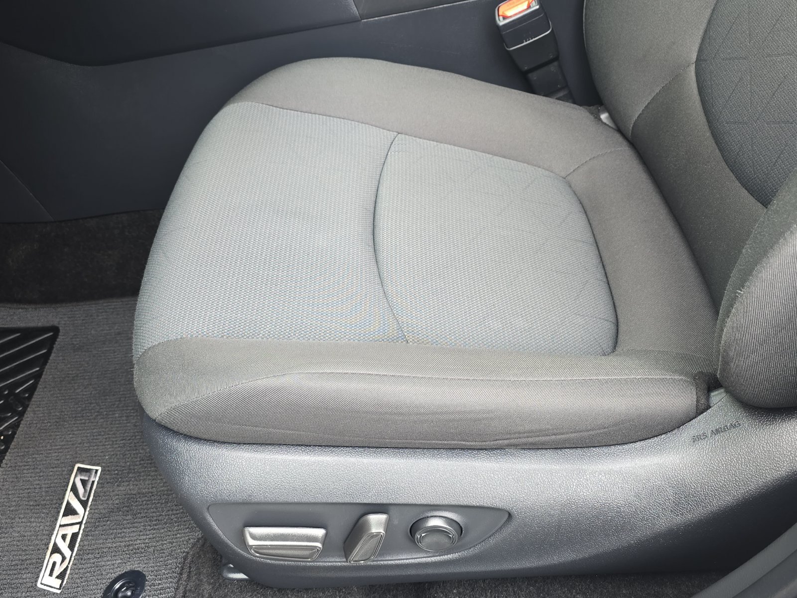 Used 2025 Toyota RAV4 XLE AWD/4WD image 29