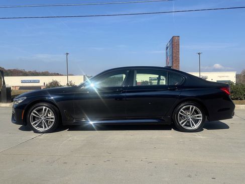 Used 2018 BMW 750i xDrive image 15