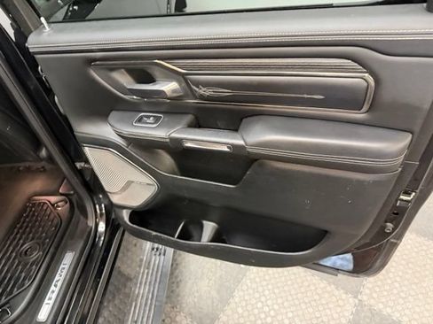 Used 2020 RAM 1500 Limited w/ Black Appearance Package AWD/4WD image 39