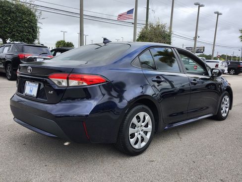 Used 2020 Toyota Corolla LE image 2