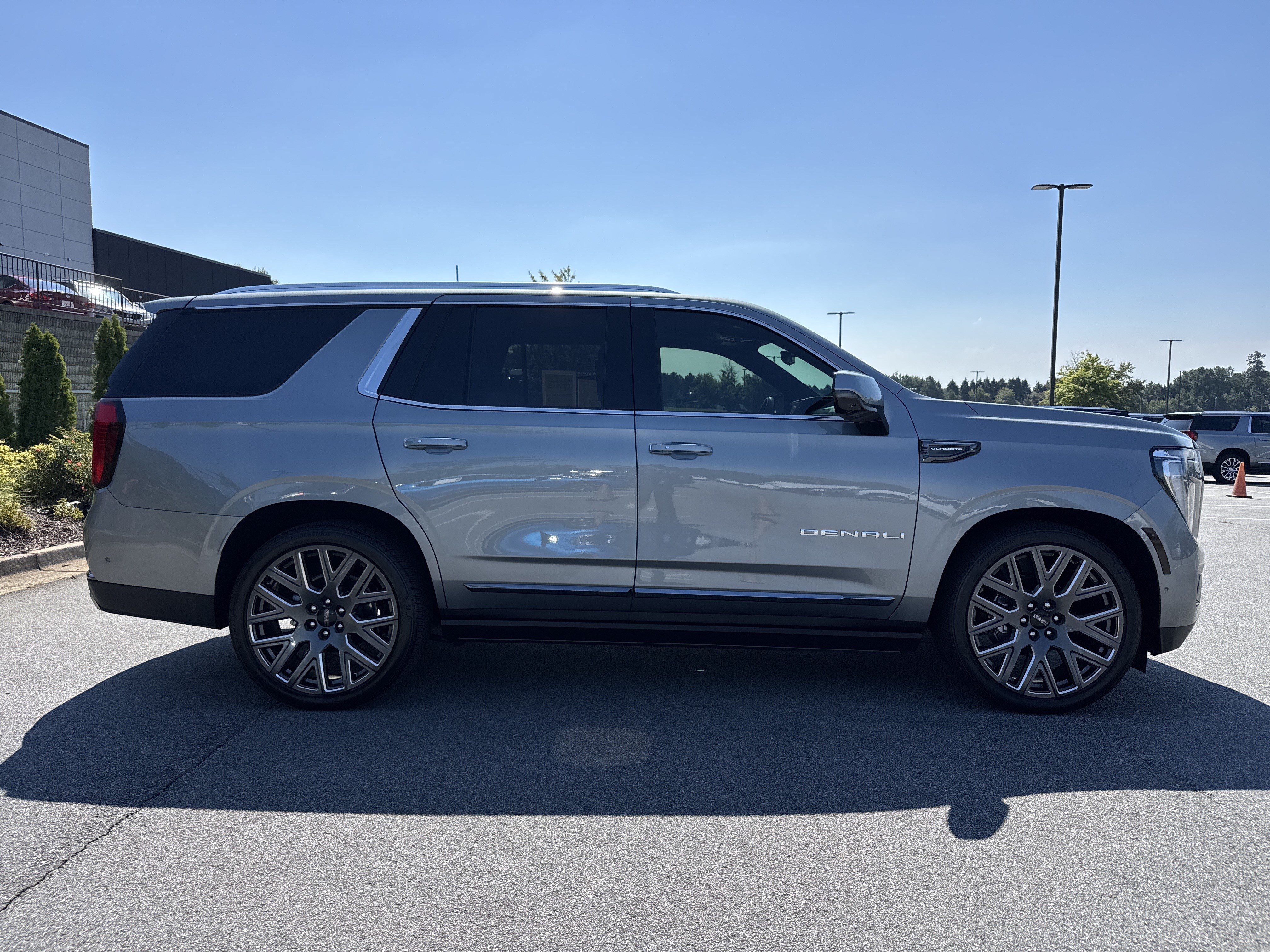 Used 2026 GMC Yukon Denali Ultimate AWD/4WD image 11