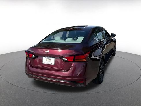 Used 2025 Nissan Altima 2.5 SV FWD image 14