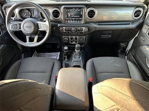 Used 2023 Jeep Gladiator Overland image 14