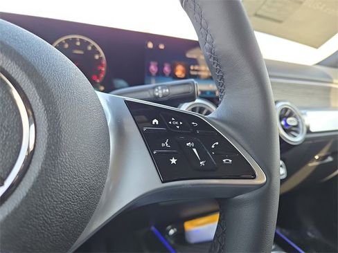 New 2026 Mercedes-Benz GLB 250 4MATIC image 17