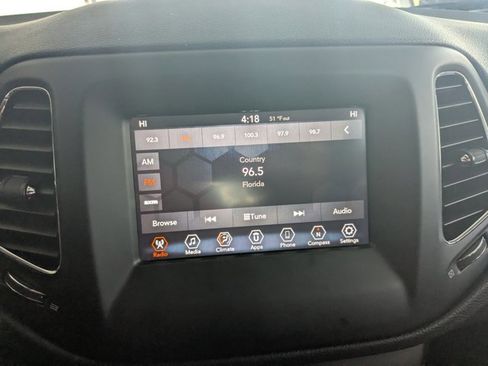 Used 2019 Jeep Compass Latitude image 19