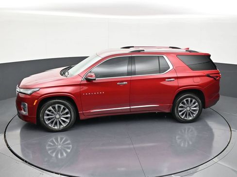 Used 2023 Chevrolet Traverse Premier FWD image 16