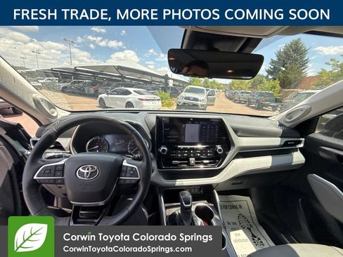 Used 2022 Toyota Highlander Platinum AWD/4WD image 13