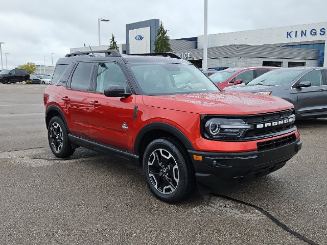 Certified 2022 Ford Bronco Sport Outer Banks w/ Tech Package AWD/4WD image 7