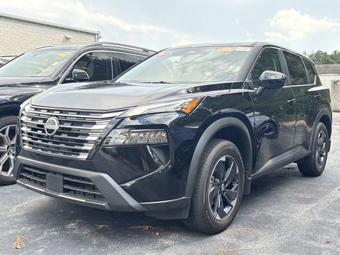 Used 2025 Nissan Rogue SV FWD image 1
