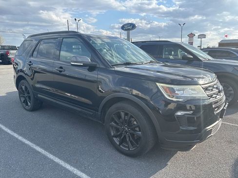 Used 2018 Ford Explorer XLT w/ Equipment Group 202A image 1