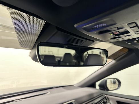 Used 2025 Toyota Camry SE image 29