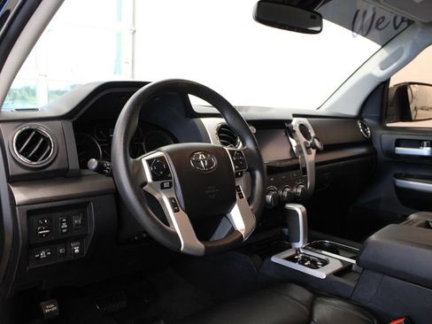 Used 2021 Toyota Tundra SR5 w/ SR5 Upgrade Package AWD/4WD image 16