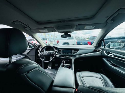 Used 2021 Buick Enclave Essence image 26