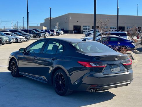 Used 2025 Toyota Camry SE image 10