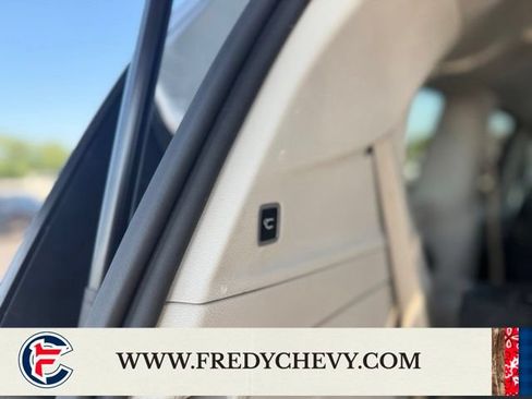 Used 2020 Chrysler Pacifica Touring-L FWD image 29