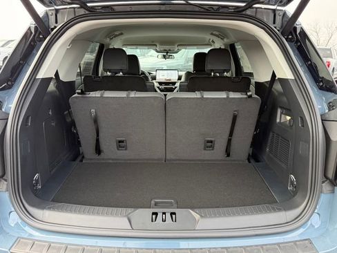New 2026 Ford Explorer Active w/ Active Comfort Package image 4