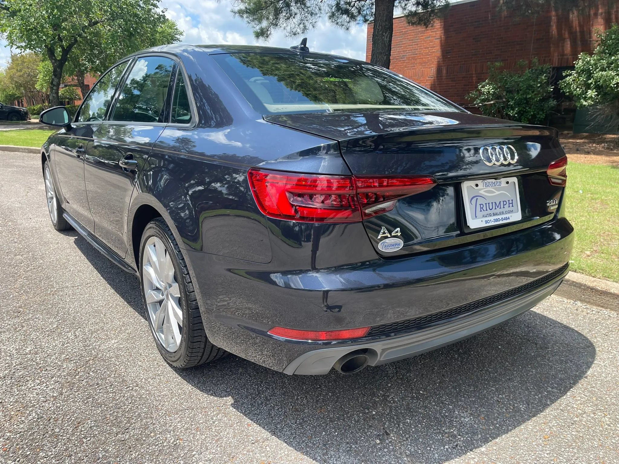 Used 2017 Audi A4 2.0T Ultra Premium w/ Convenience Package FWD image 3
