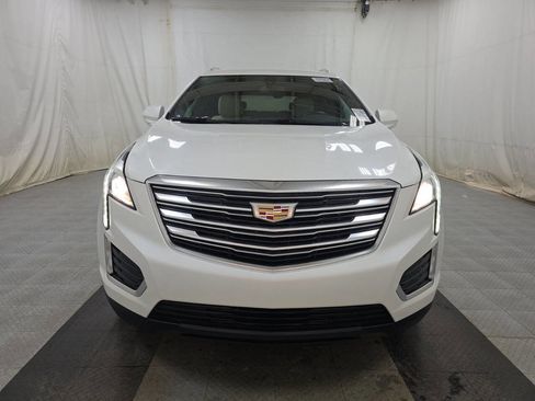 Used 2017 Cadillac XT5 FWD image 2