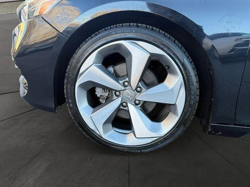 Used 2020 Honda Accord Touring image 9
